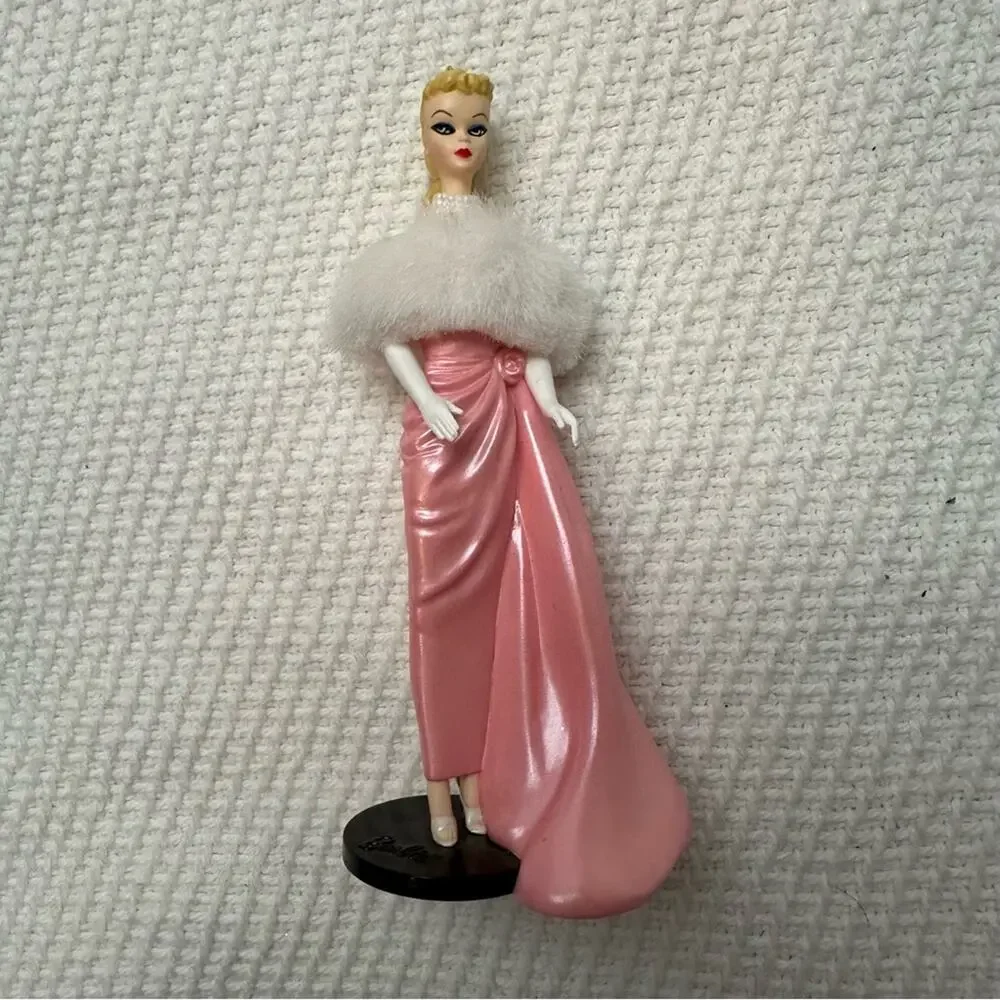 Hallmark Keepsake Ornament ~ Barbie Featuring the Enchanted Evening 1996